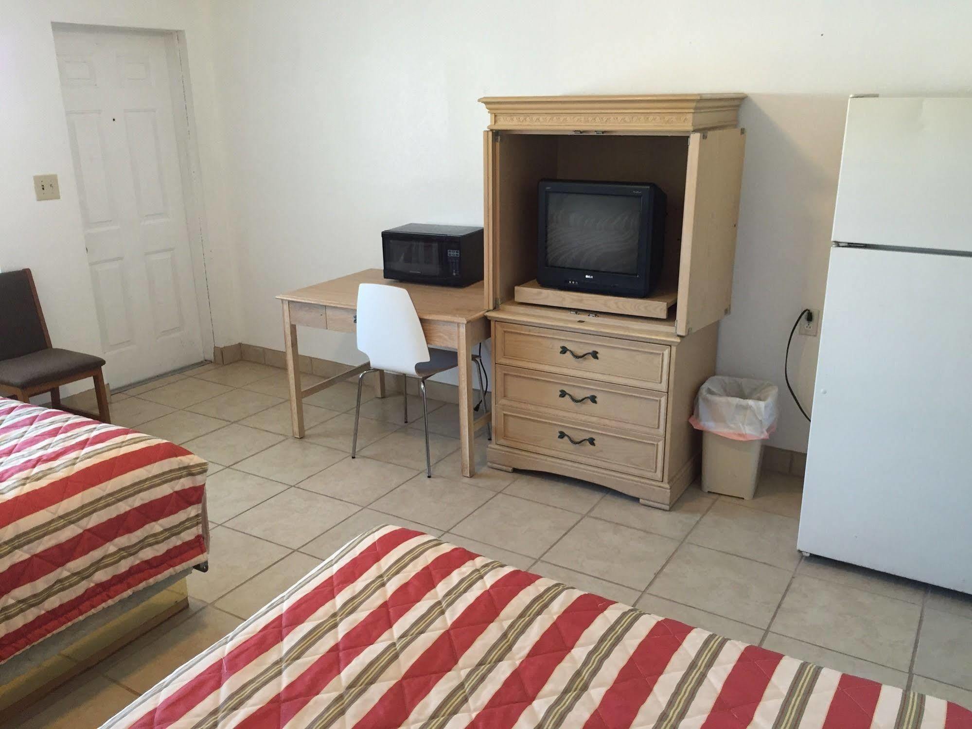 Economy Suites Cypress Gardens Εξωτερικό φωτογραφία