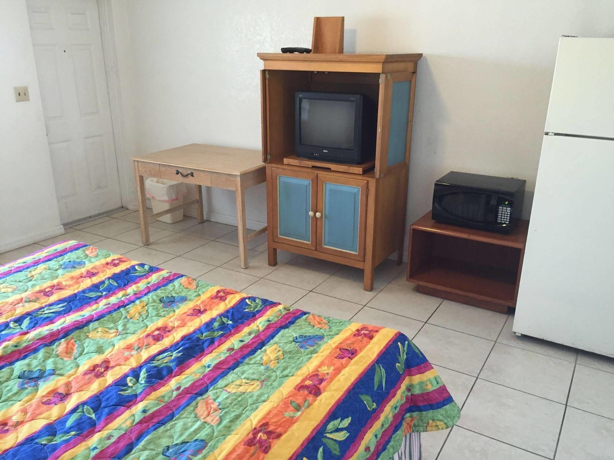 Economy Suites Cypress Gardens Εξωτερικό φωτογραφία