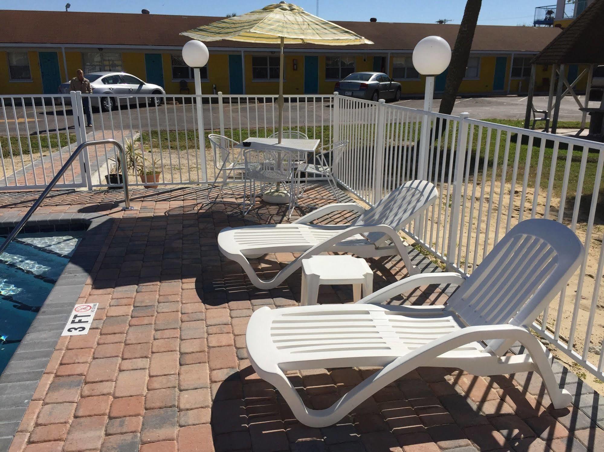 Economy Suites Cypress Gardens Εξωτερικό φωτογραφία
