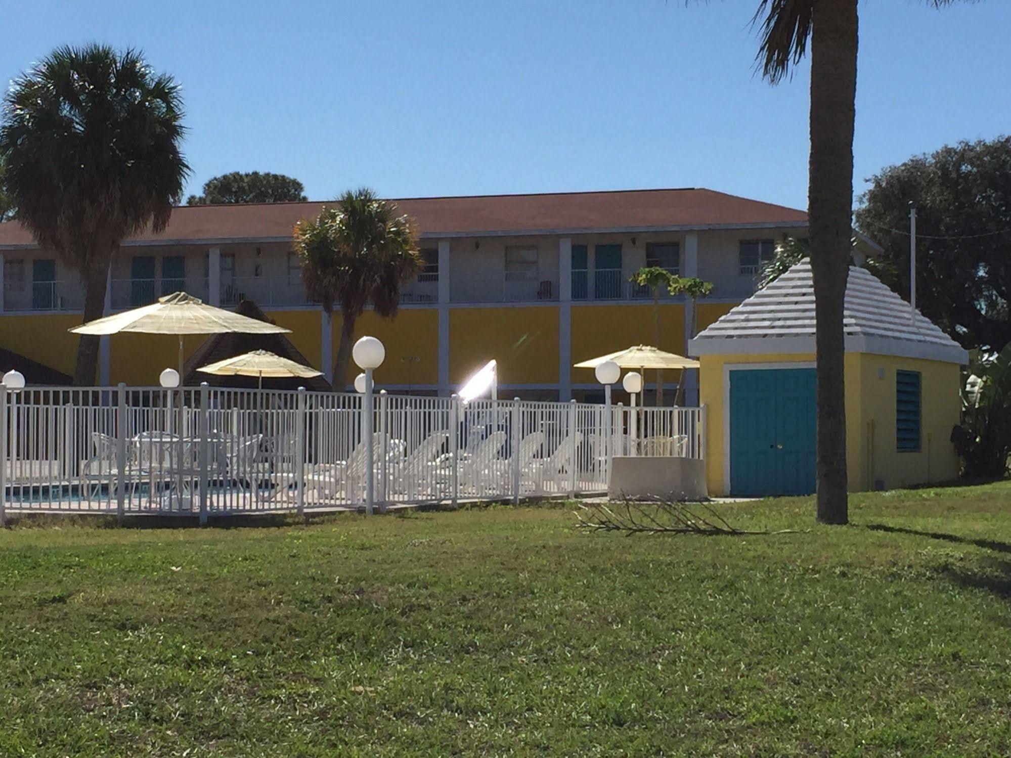 Economy Suites Cypress Gardens Εξωτερικό φωτογραφία